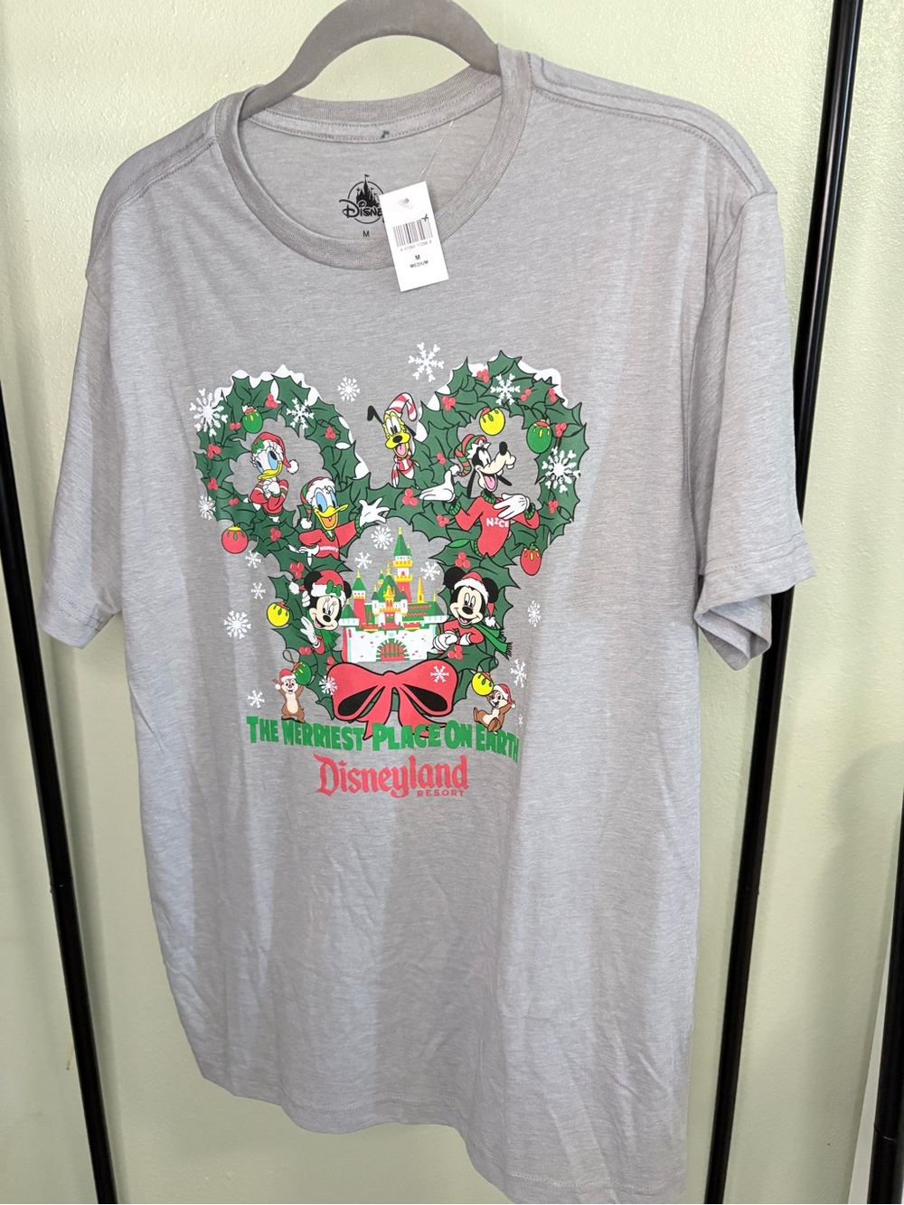 NWT Disneyland Merriest Place on Earth Holiday Mickey Wreath T-Shirt Size M